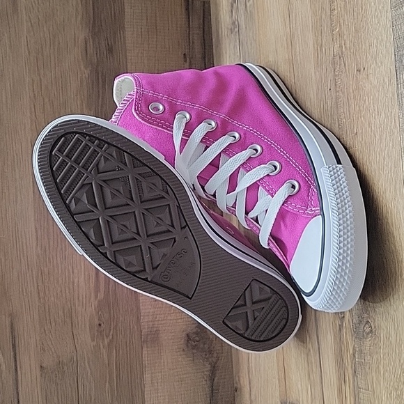 Converse high top Brand new. - Picture 4 of 11